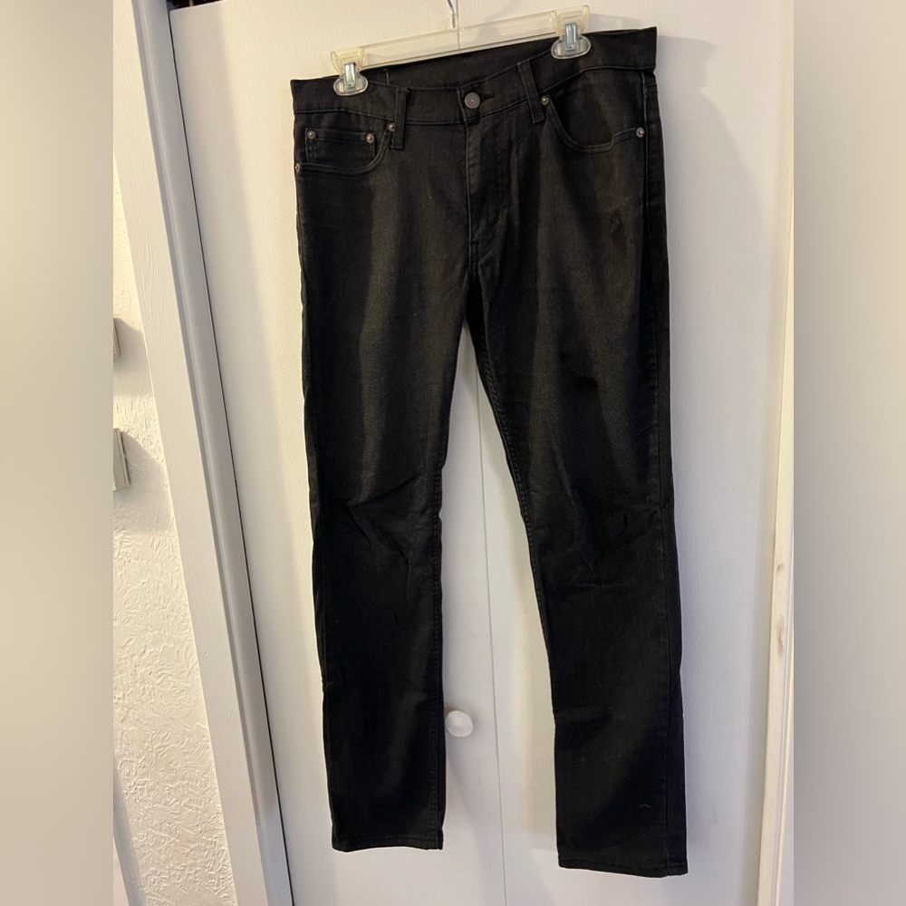 Dark Grey Levi’s 32x34